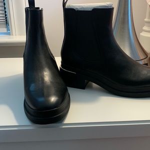 Kenneth Cole black boots